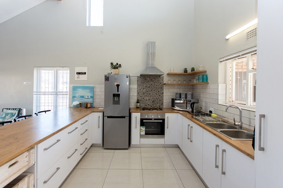 4 Bedroom Property for Sale in Middedorp Western Cape